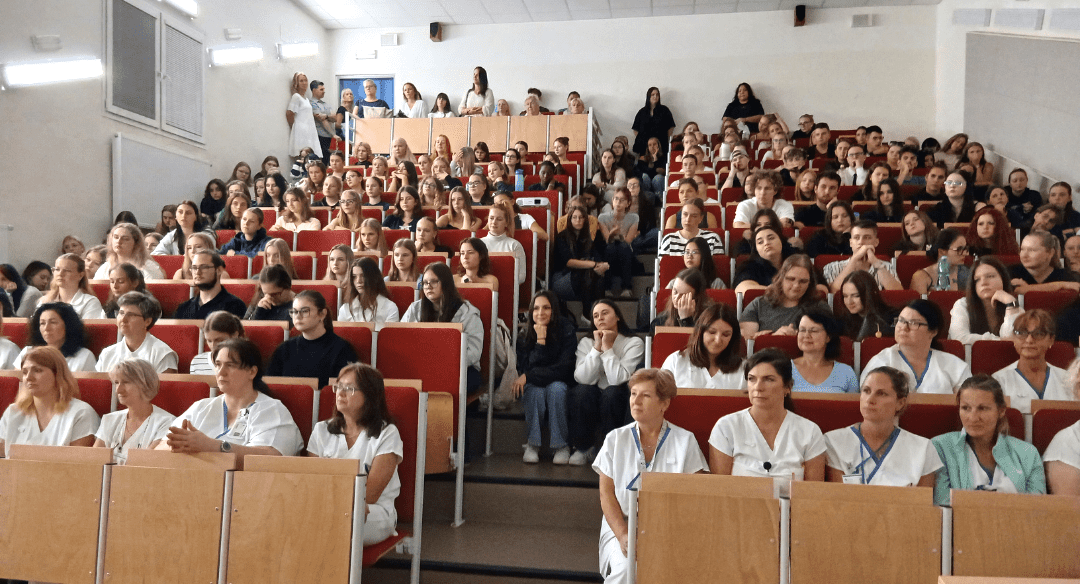 Budoucí zdravotníci zahájili praxi v kladenské nemocnici